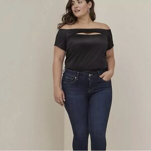 Torrid NWT Black Stretch Satin Off Shoulder Cut Out S/S Casino Top Size 3X 3